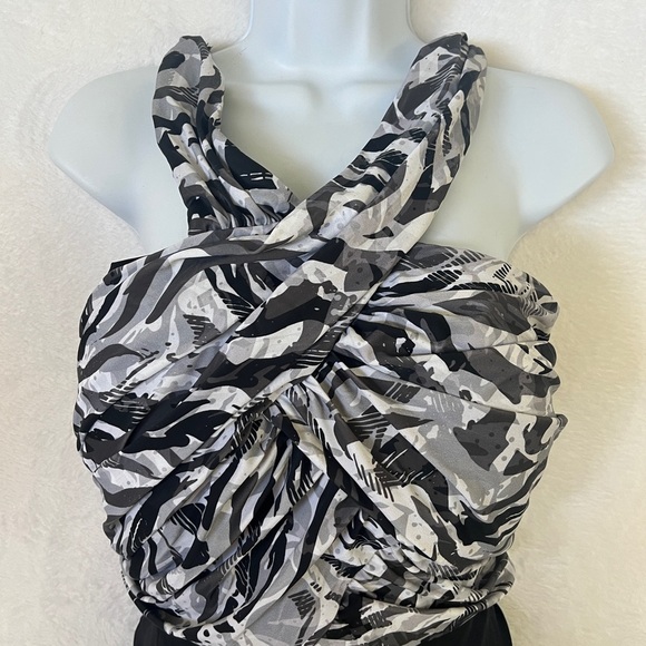 NWT Swimsuits For All One Piece Gray Black Graphic Criss Cross High Neck sz 32 - Picture 2 of 16